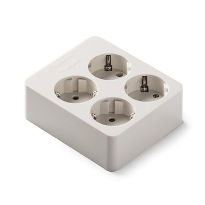 BASE ENCHUFE MÚLTIPLE CUADRADA 4 TOMAS SIN CABLE BLANCA FAMATEL 9/414